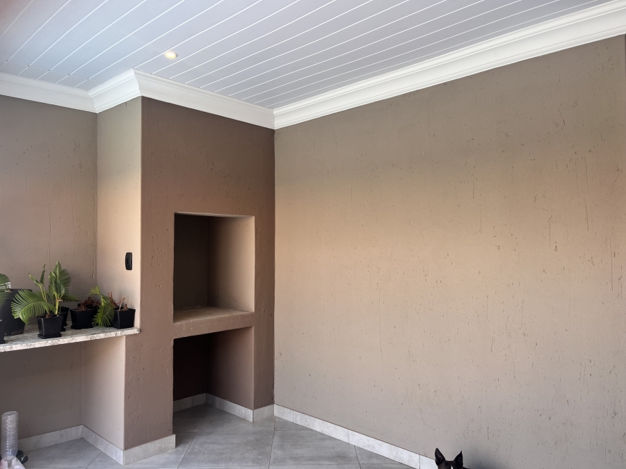 4 Bedroom Property for Sale in Wilkoppies North West